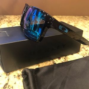 Oakley mens sunglasses